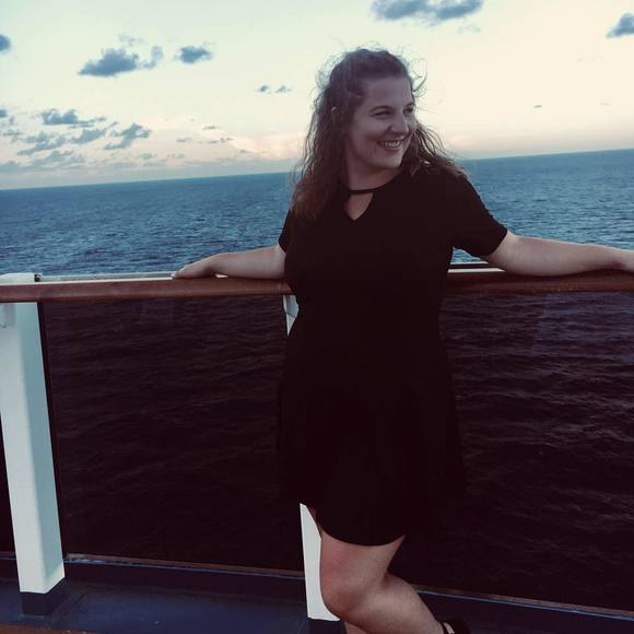 Meet your Posher, Taylor - Picture 1 of 1